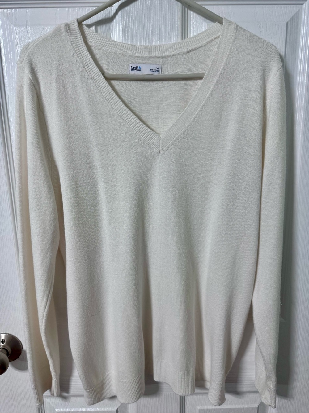 croft & barrow Women's V-Neck Sweater in Cream
